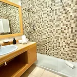 Da Rocha, 502, Charming Apartment, Air Conditioning, Swimming Pool,free Wifi, Faia By Ig شقة *