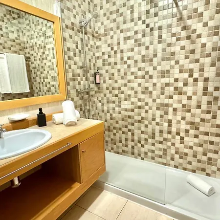 Da Rocha, 502, Charming Apartment, Air Conditioning, Swimming Pool,free Wifi, Faia By Ig Appartamento *